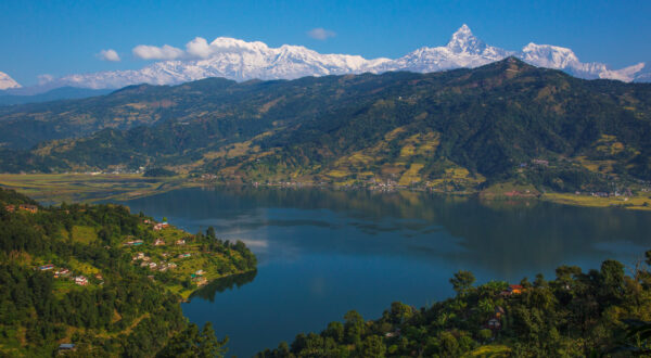 Le lac Pokhara au Nepal image copyright Jean-Marie Hullot